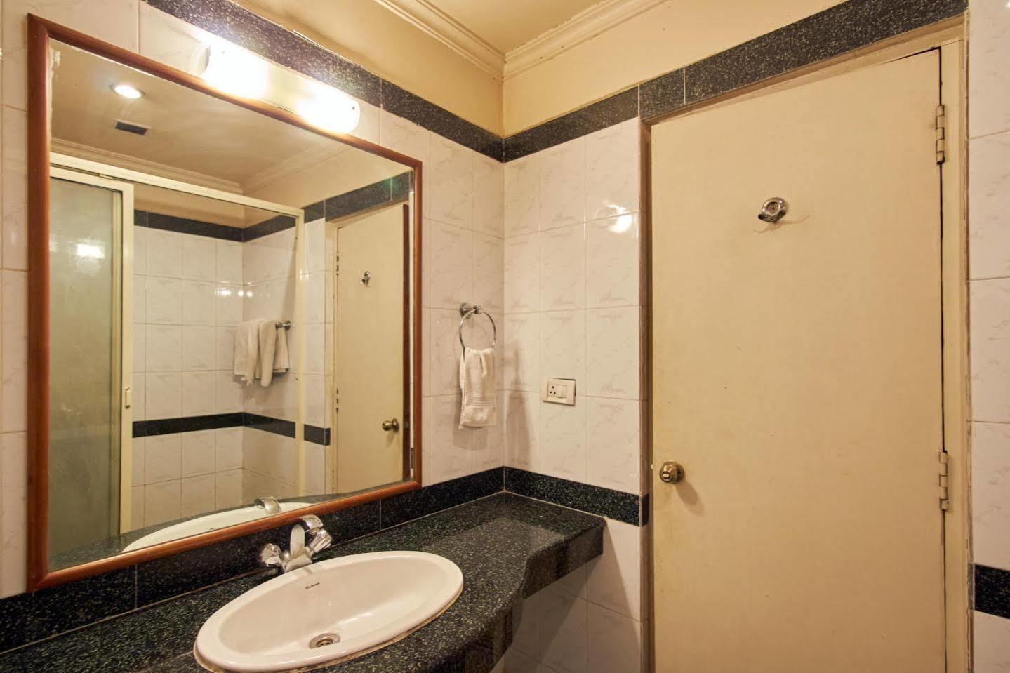 Hotel Chalukya Bangalore Luaran gambar
